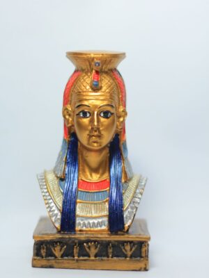 Queen Cleopatra Statue... A Masterpiece of Detail and the Spirit of History
