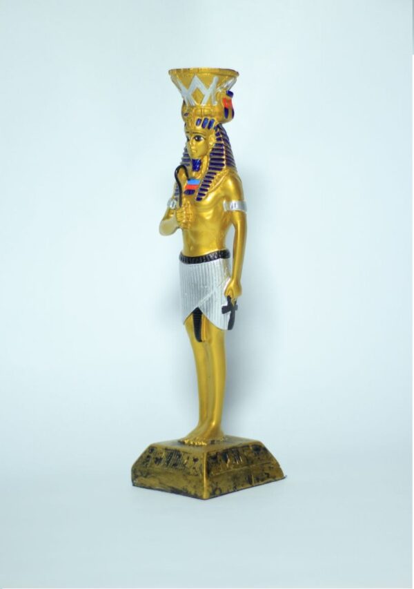 A polyester statue of King Ramses II