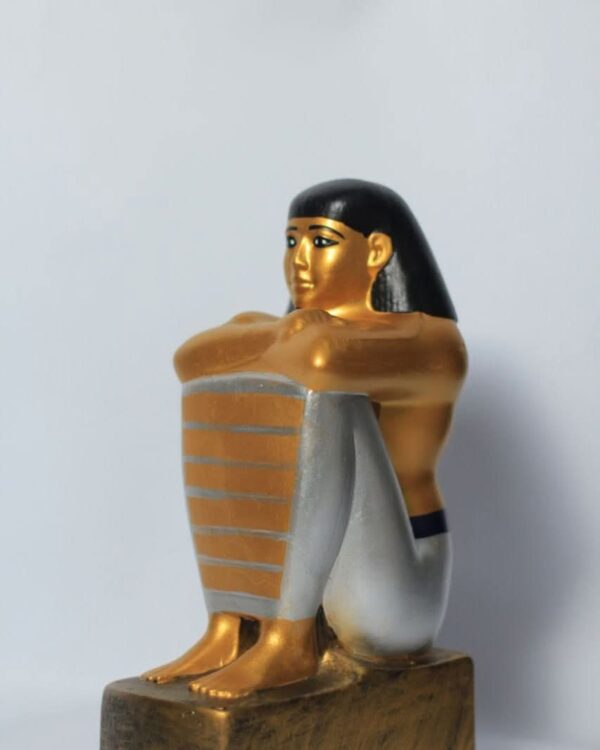 The Mass Statue – A fine Pharaonic masterpiece in porcelain