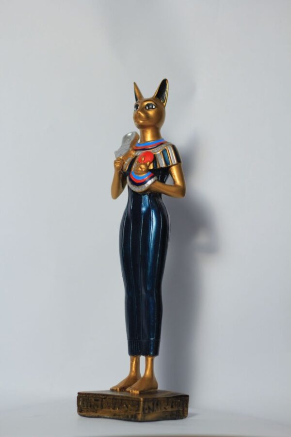 Statue of Bastet – The allure of Pharaonic power and femininity