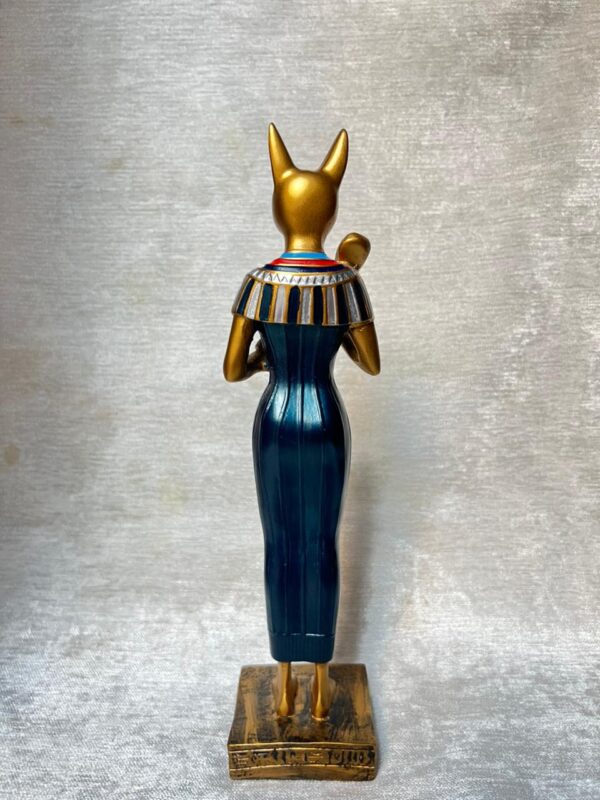 Statue of Bastet – The allure of Pharaonic power and femininity
