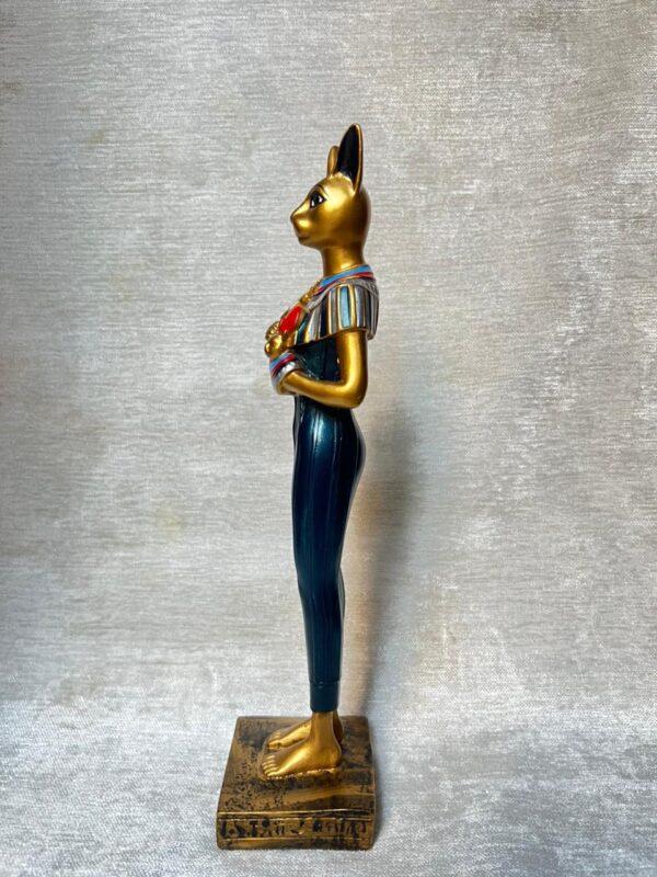 Statue of Bastet – The allure of Pharaonic power and femininity