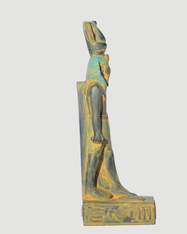 Discover the luxurious stone statue of Ramses II