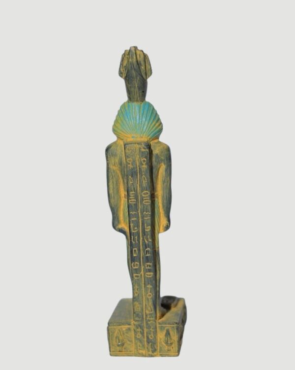 Discover the luxurious stone statue of Ramses II