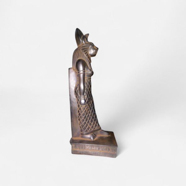 ٢٠٢٦٠١٢٨_١٩٣١٠٣ (1) "Sekhmet"... a power told through details