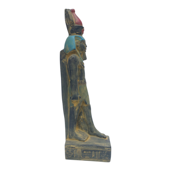 Discover the luxurious stone statue of Ramses II