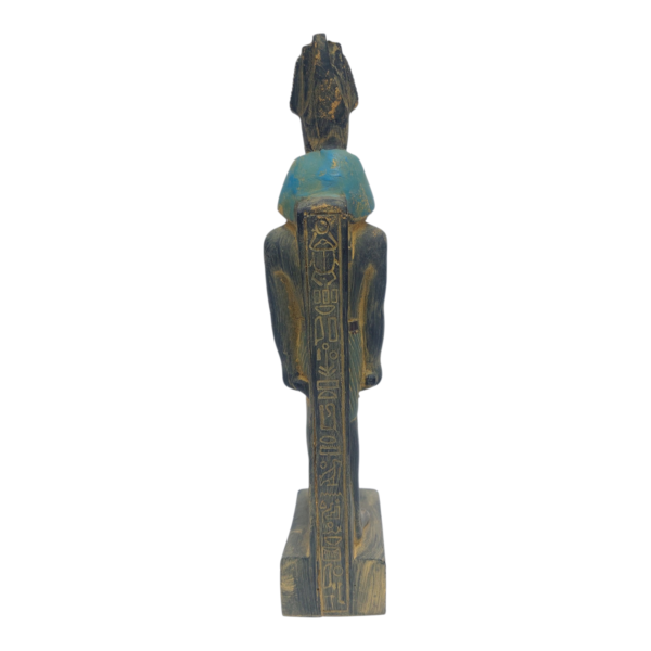 Discover the luxurious stone statue of Ramses II